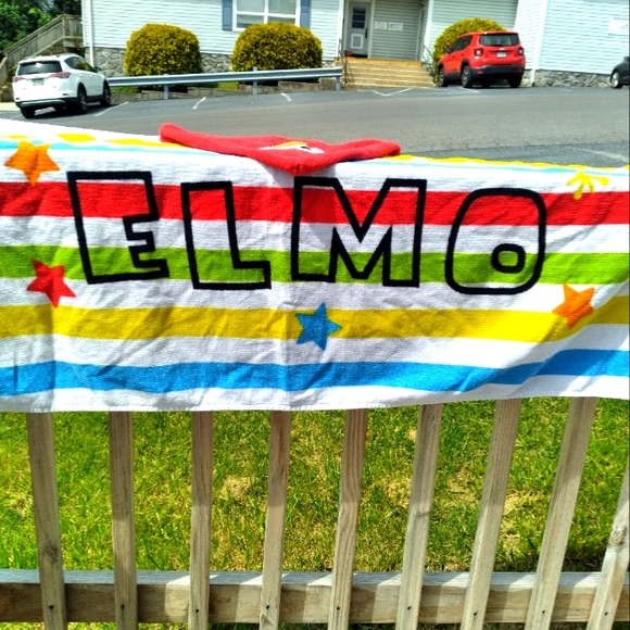 Elmo Hooded Cover-up Towel - Picture 1 of 5